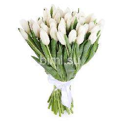 Букет из 45 белых тюльпанов